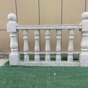 青岛芝麻白阳台栏杆 花岗岩栏杆