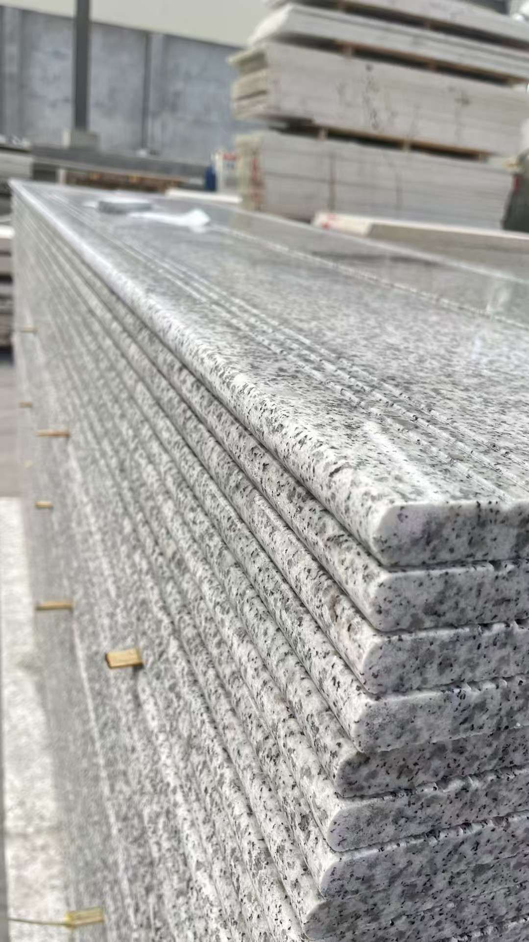 青岛芝麻白楼梯踏步 花岗岩楼梯板材