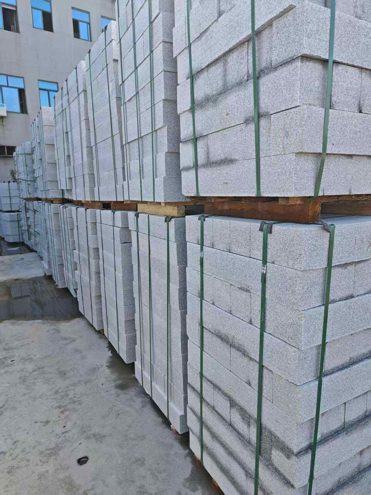 青岛芝麻白路牙石，路侧石