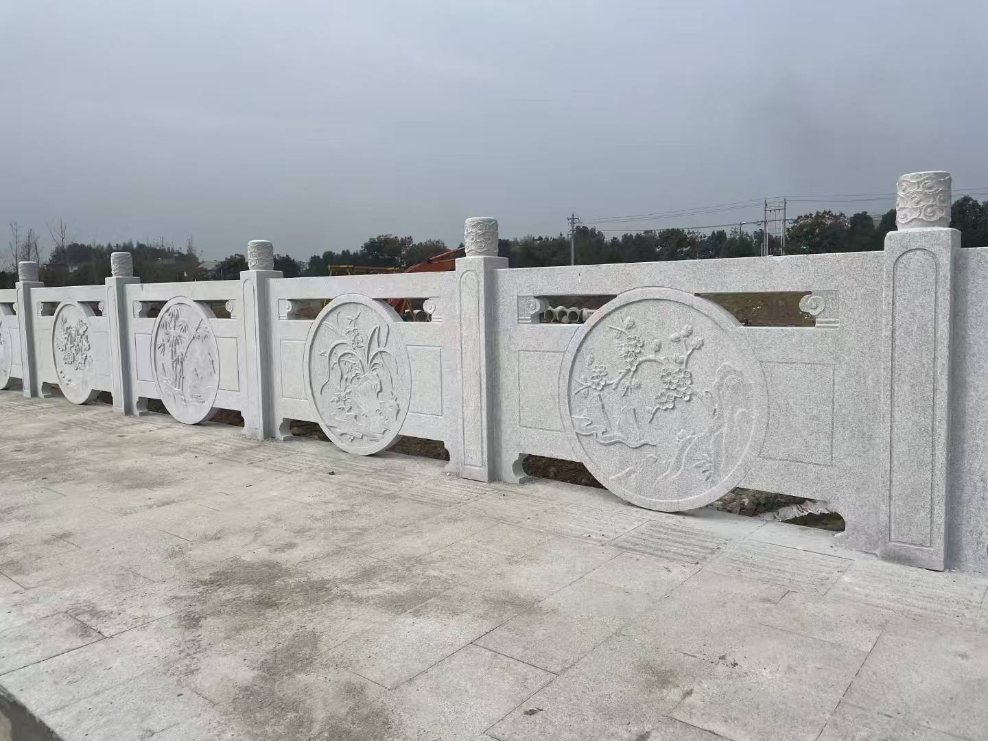 青岛芝麻白河道栏杆 石材栏杆